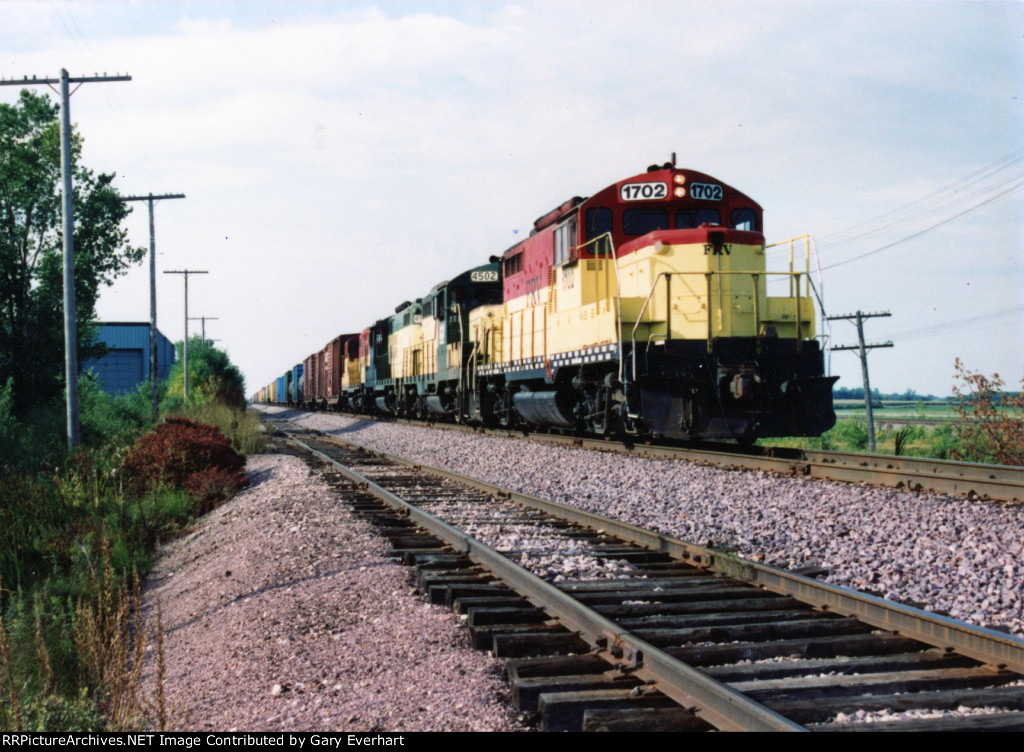 FRVR GP9 #1702 - Fox River Valley RR